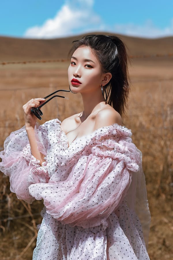 Off-shoulder champagne dress, bare-shoulder evening mood